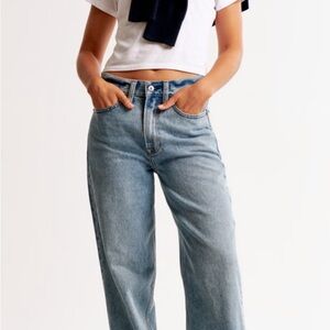 Abercrombie & Fitch “The Slouchy Jean”, Mid Rise, Women’s 24 Short, BRAND NEW